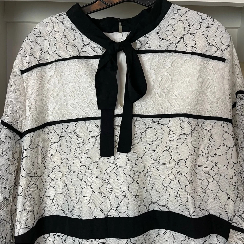 ELOQUII Studio Lace Blocked Dress With Piping White & Black Size 20 - Picture 4 of 5